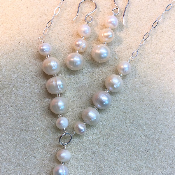 Graduated Round Fresh Water Pearl Set